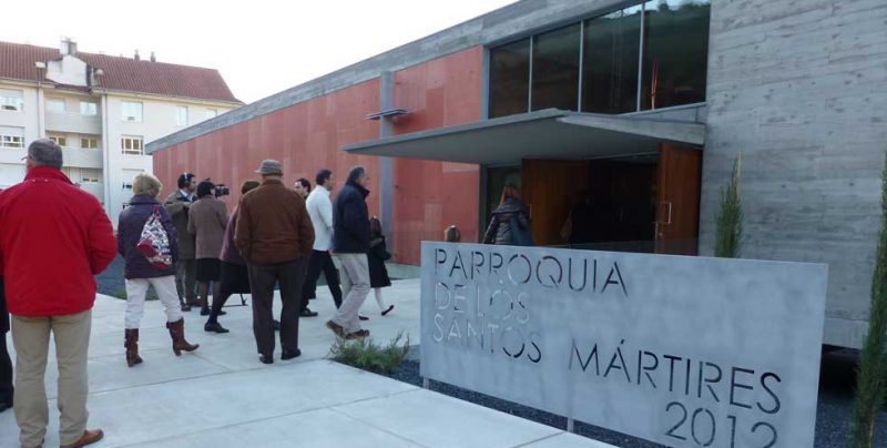 Fachada parroquia Santos Mártires de Unquera