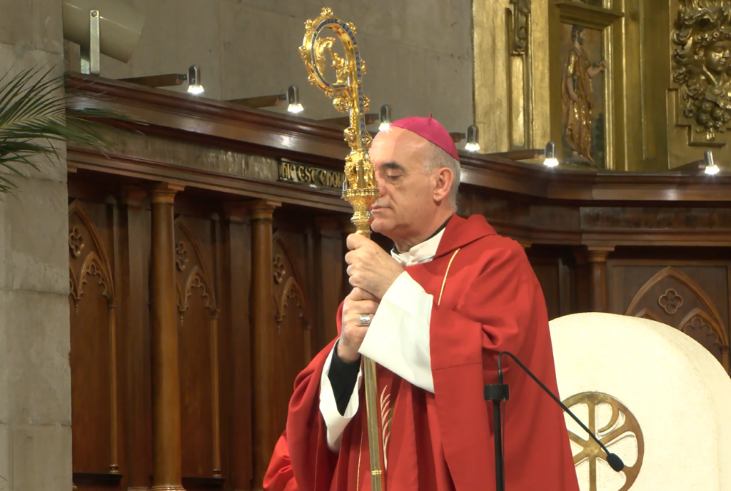 Misa de don Arturo en la catedral en honor a los Santos Mártires