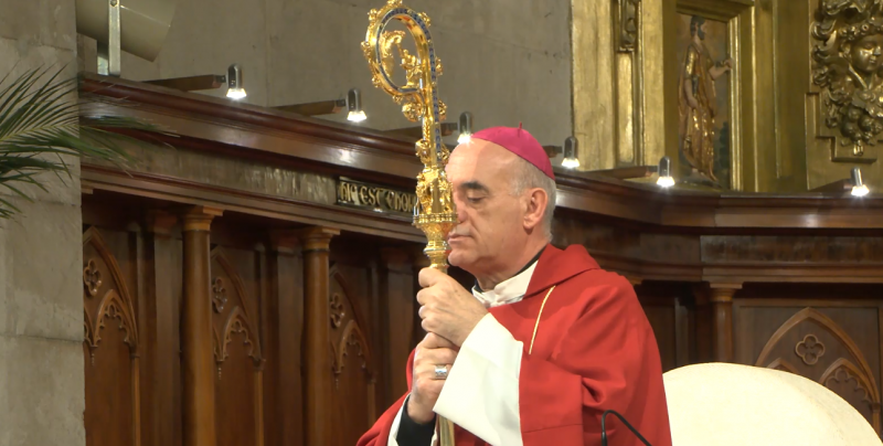 Misa de don Arturo en la catedral en honor a los Santos Mártires