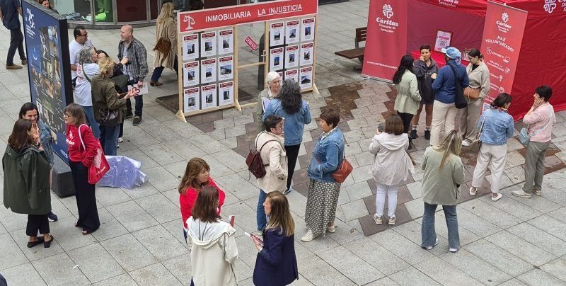 Imagen campaña denuncia falta vivienda Cáritas Santander