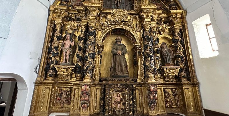 Altar de la parroquia de Cacicedo