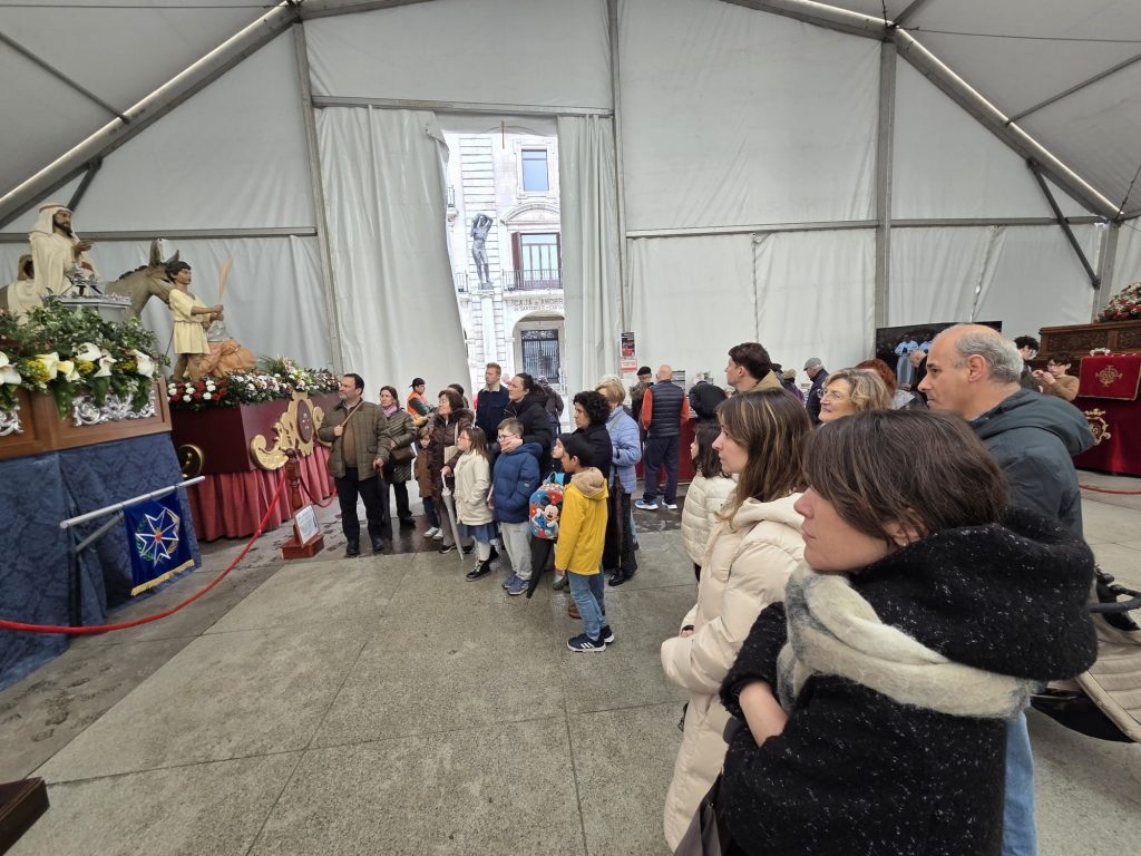 Parroquia Santa María de los Ángeles en exposición de Semana Santa