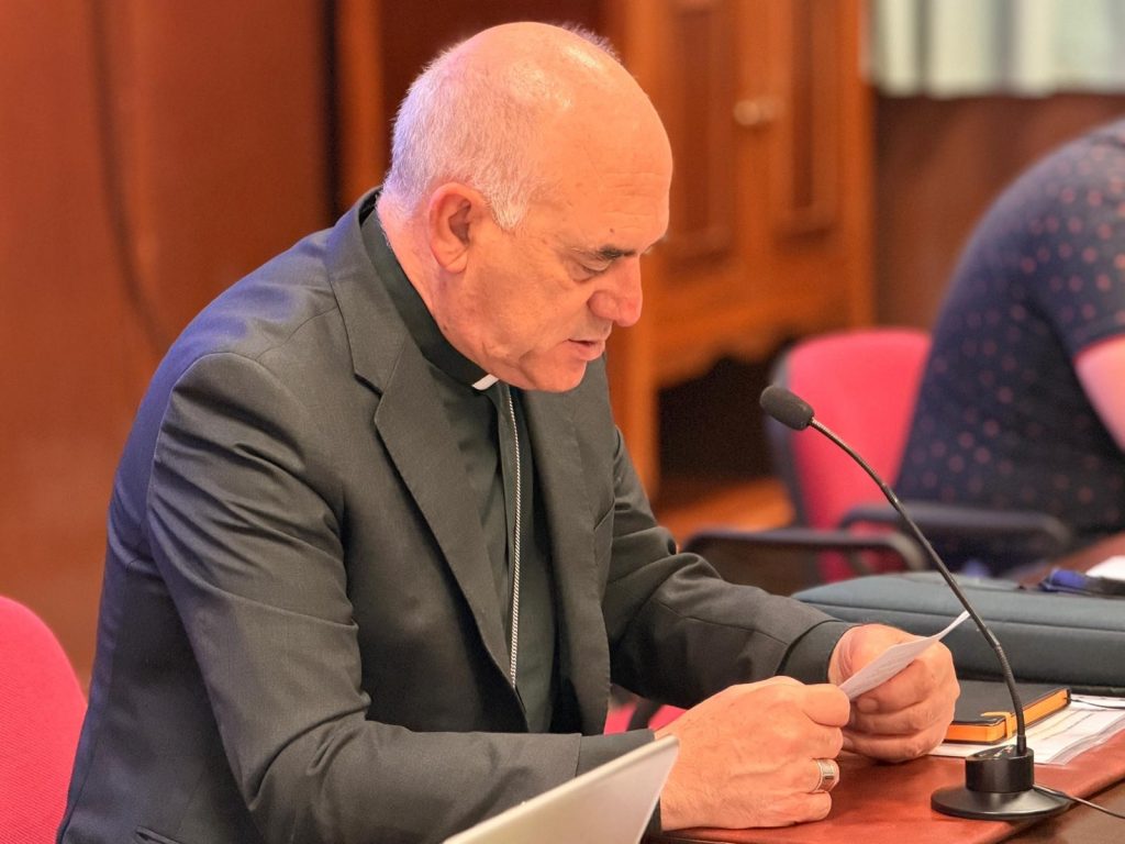 Monseñor Arturo Ros