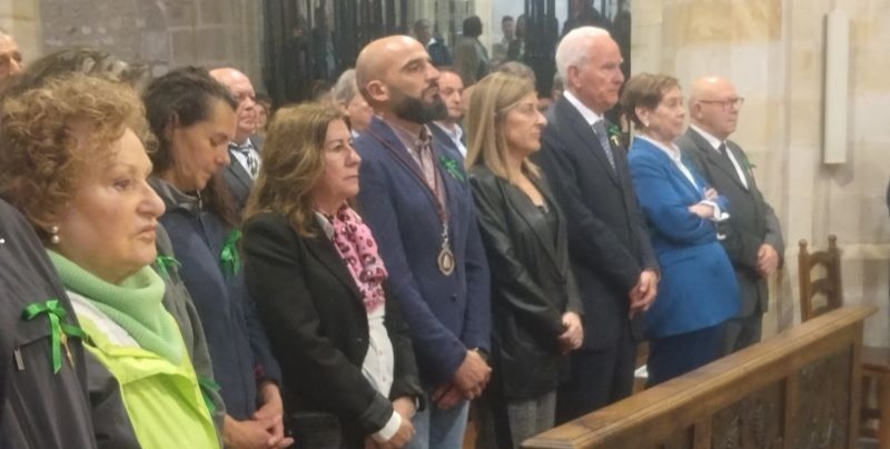 Autoridades en el monasterio de Santo Toribio