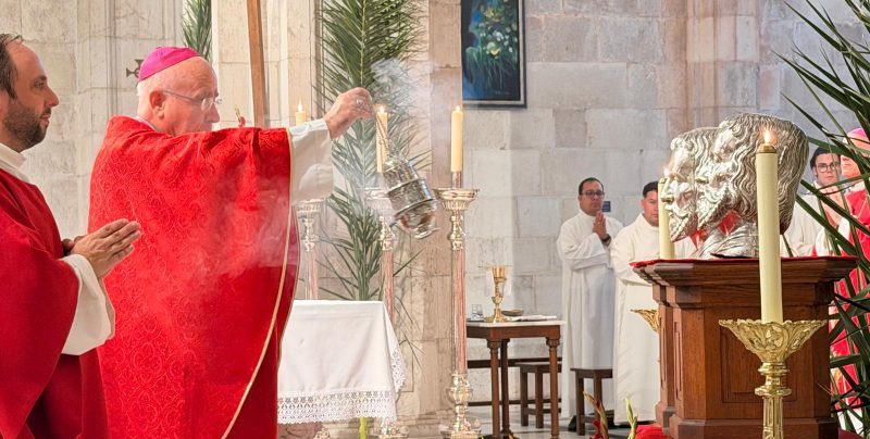 Bendición de las reliquias de los Santos Mártires