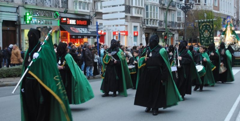 Cofrades Virgen Esperanza lunes Santo