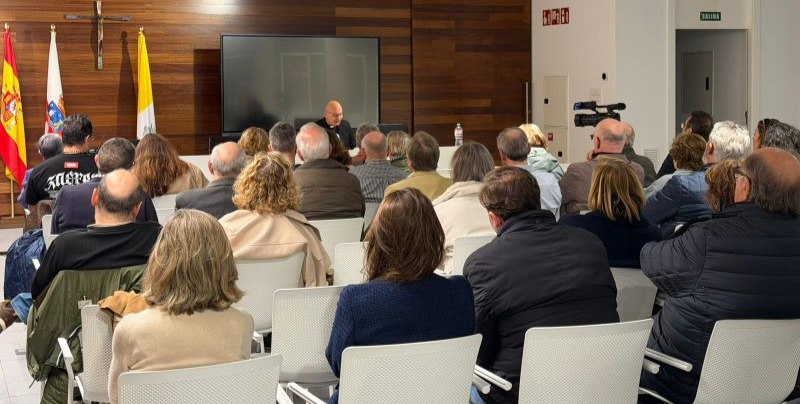 Conferencia cuaresmal de Ricardo Alvarado