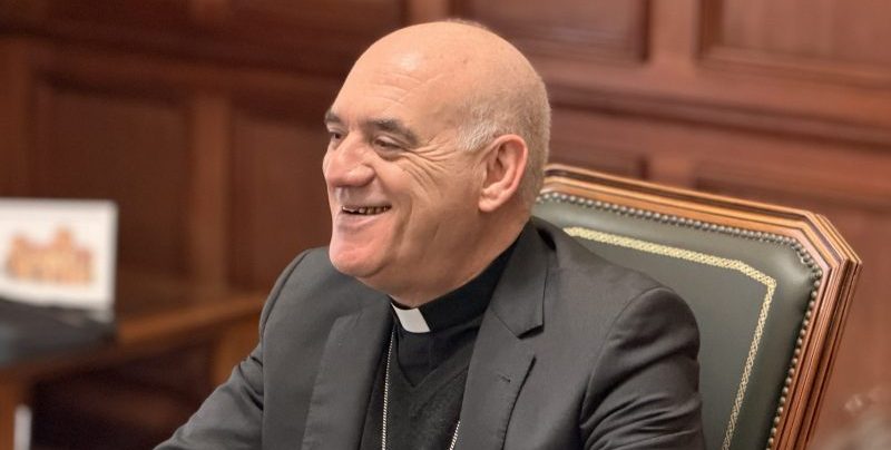 Monseñor Arturo Ros