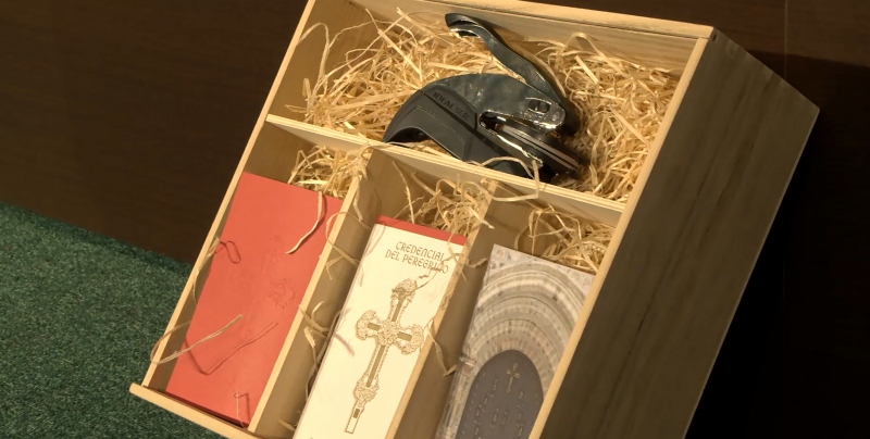 Caja credencial y sello Santo Toribio de Liébana