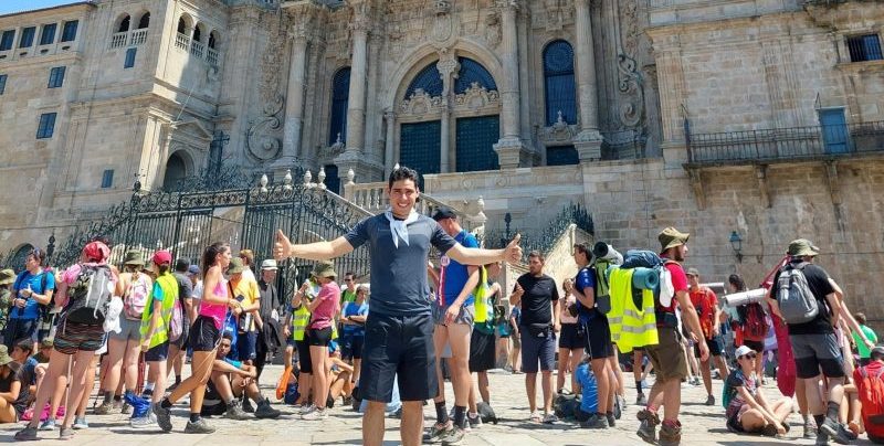 Eliar con jóvenes en Santiago de Compostela