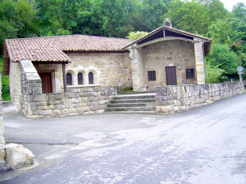 ermita de Nuestra Señora de la Consolación en Bárcena de Pie de Concha