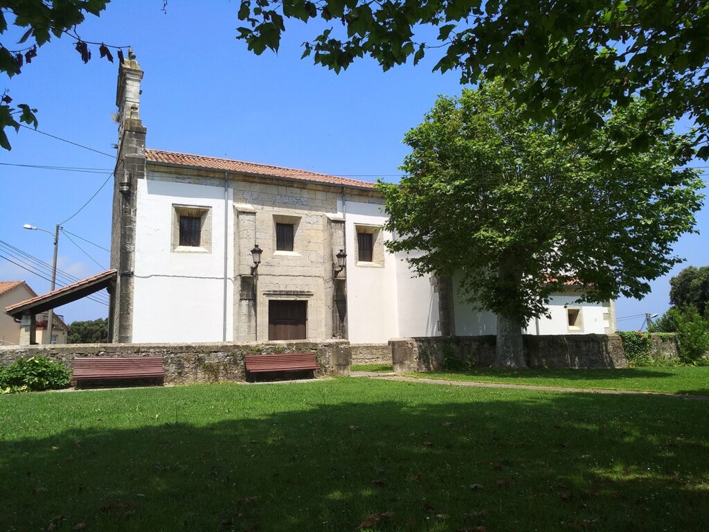 Ermita de la Virgen del Rosario en Mompía