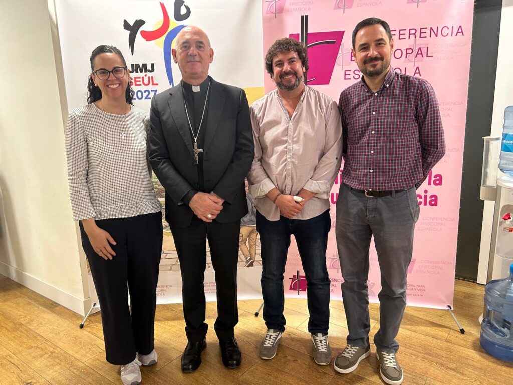 Curso formación jóvenes CEE inaugurado por monseñor Arturo Ros