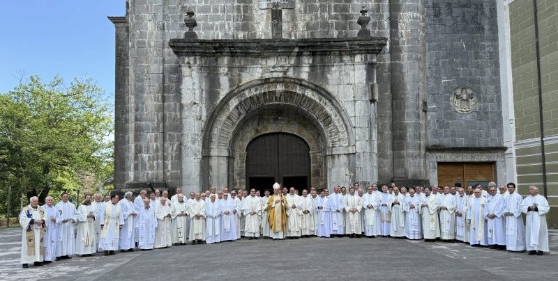 Convivencia de sacerdotes en la Bien Aparecida