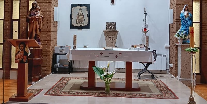 Altar de la iglesia del convento de las Trinitarias de Suances