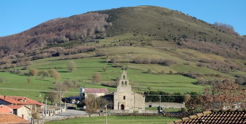 Parroquia de San Miguel de Aguayo