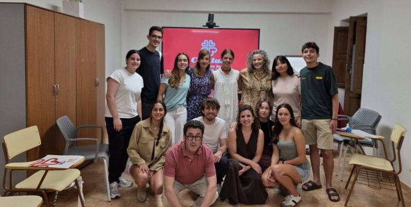 Jóvenes voluntarios de Cáritas