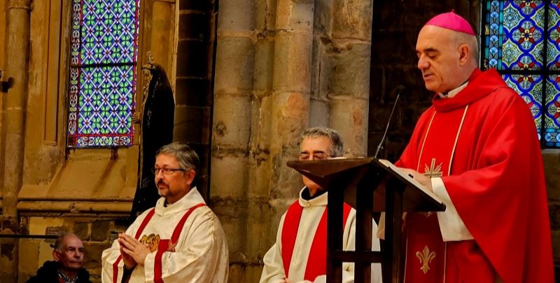 Monseñor Arturo Ros y Luis Eguiguren