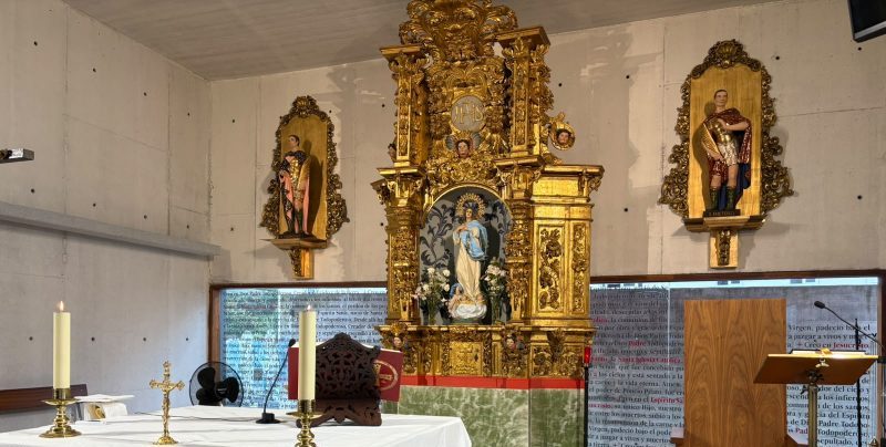 Altar mayor de la Iglesia de Unquera