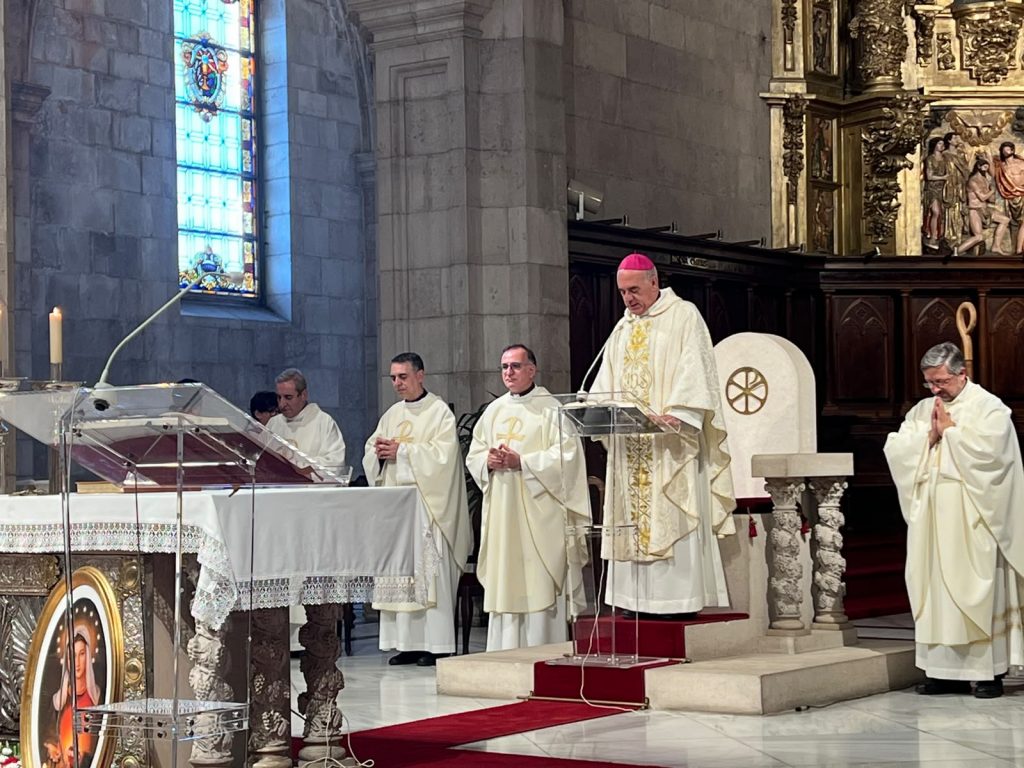Misa en la catedral en la solemnidad del Sagrado Corazón de Jesús