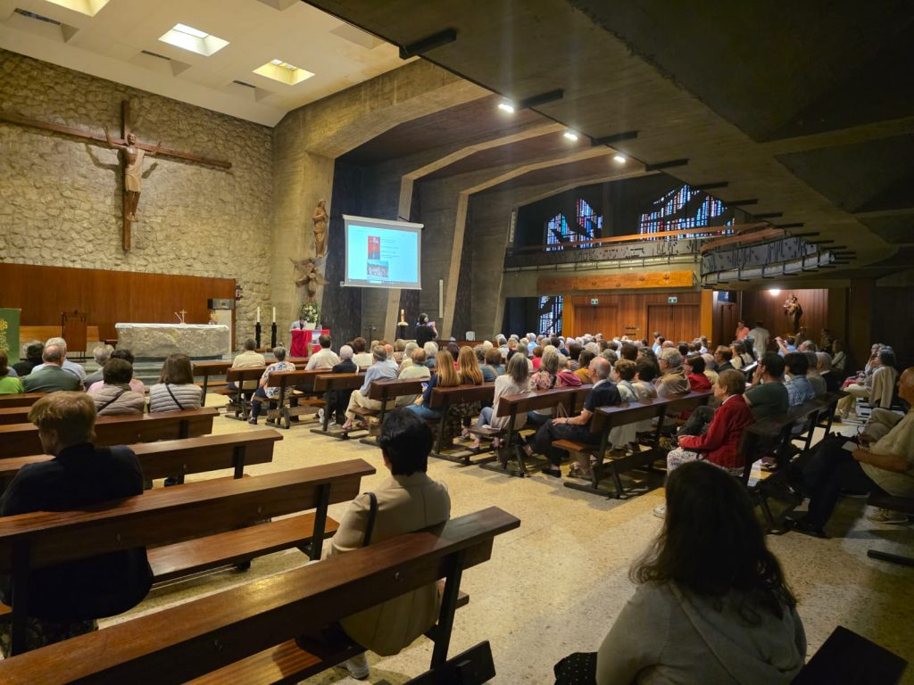 Óscar Lavín presenta la encíclica Magnificat Humanitas