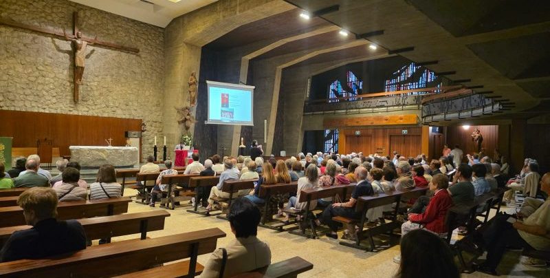 Óscar Lavín presenta la encíclica Magnificat Humanitas