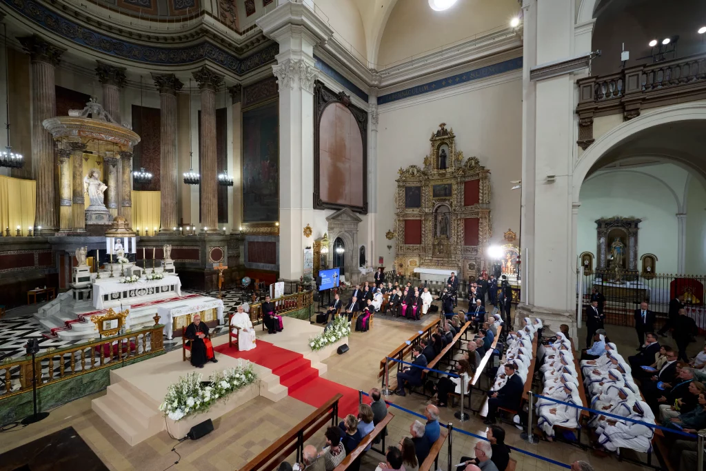 Encuentro con el Papa en la iglesia de San Agustín de Barcelona
