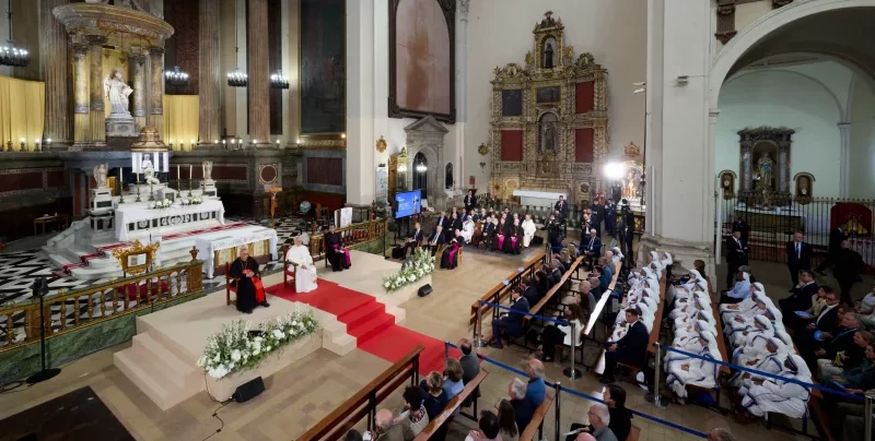 Encuentro con el Papa en la iglesia de San Agustín de Barcelona