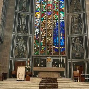 Altar de la parroquia San José Obrero de Torrelavega