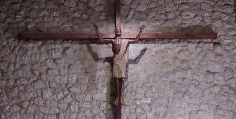 Cristo altar parroquia Santa María de los Ángeles