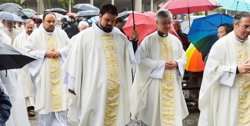Procesión Misa Lourdes