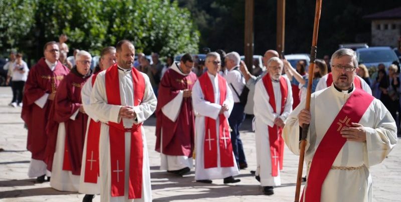 Misa de toma de posesión de los Franciscanos en Liébana