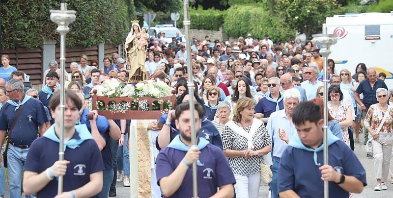 Procesion con la Virgen del Carmen en San Vicente