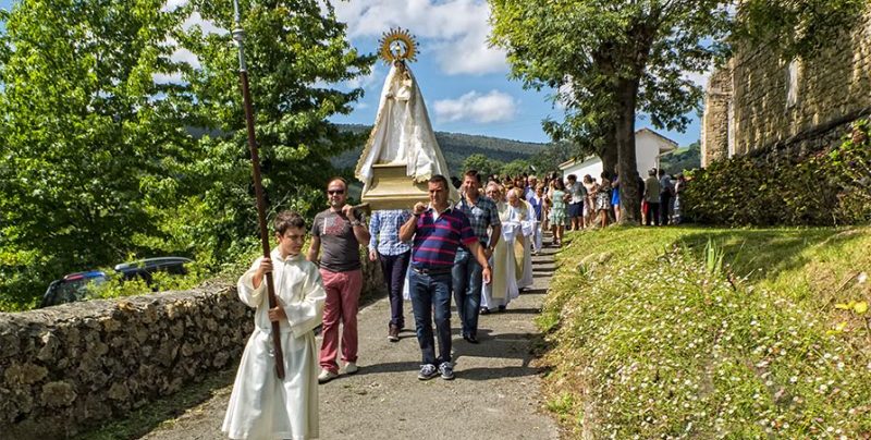 Procesión con la Virgen de las Nieves en Gandarilla