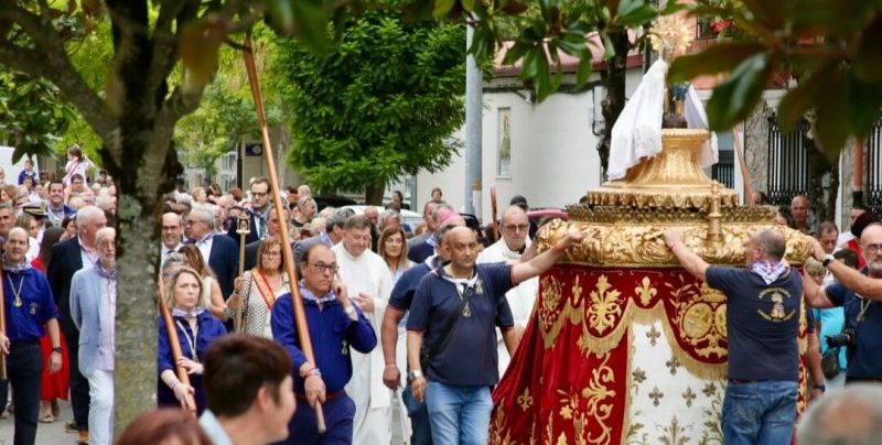 Procesión con la Virgen del Puerto