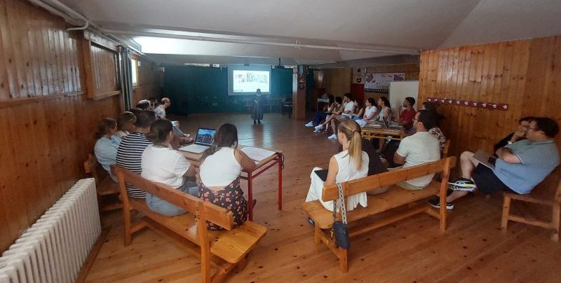 Sesión formativa de protección de menores en Cueto