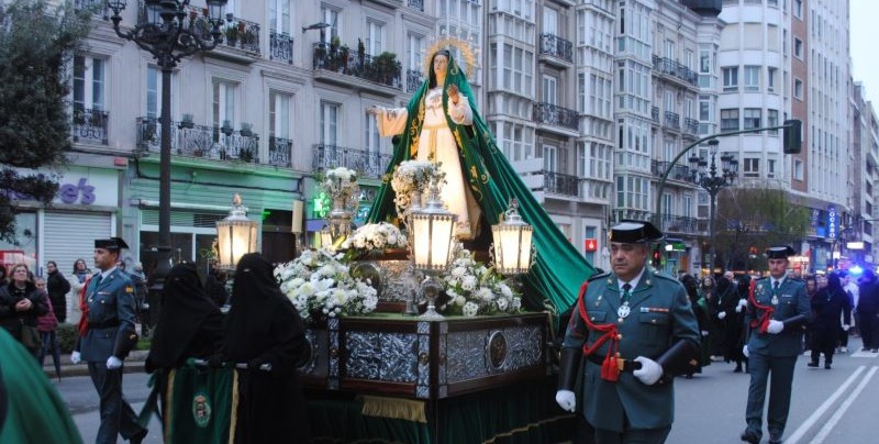 Procesión Virgen Esperanza Lunes Santo