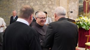 Saludo de monseñor Arturo Ros al Padre Ielpo