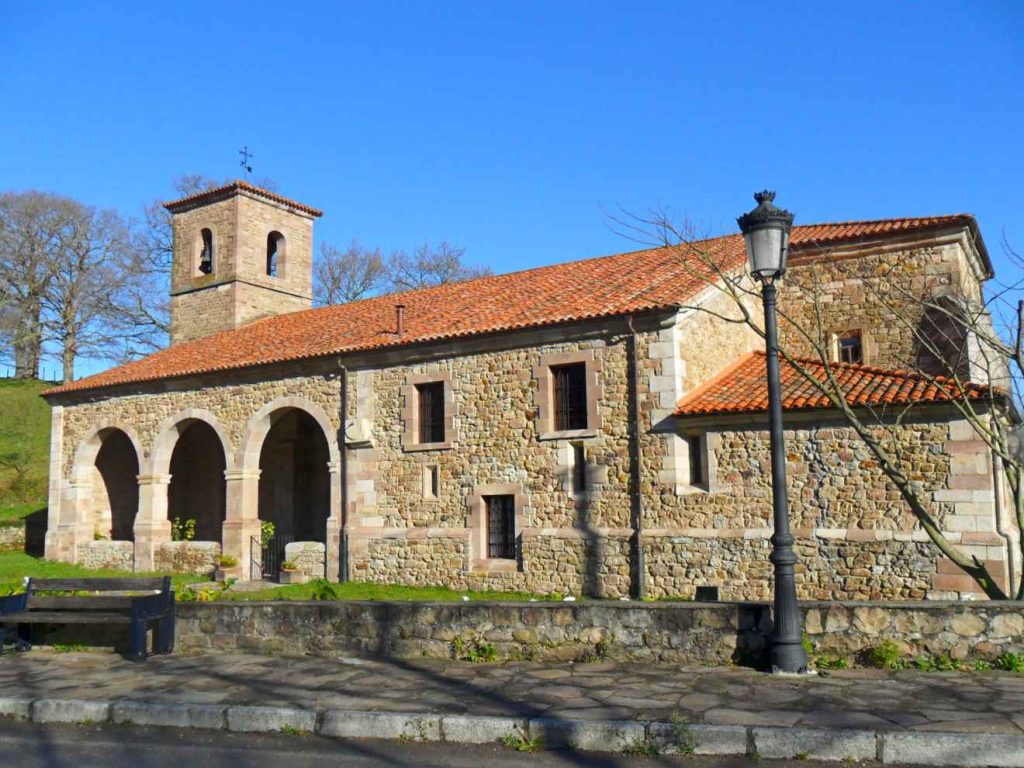 Iglesia de San Pedro de Santibáñez, en Cabezón de la Sal