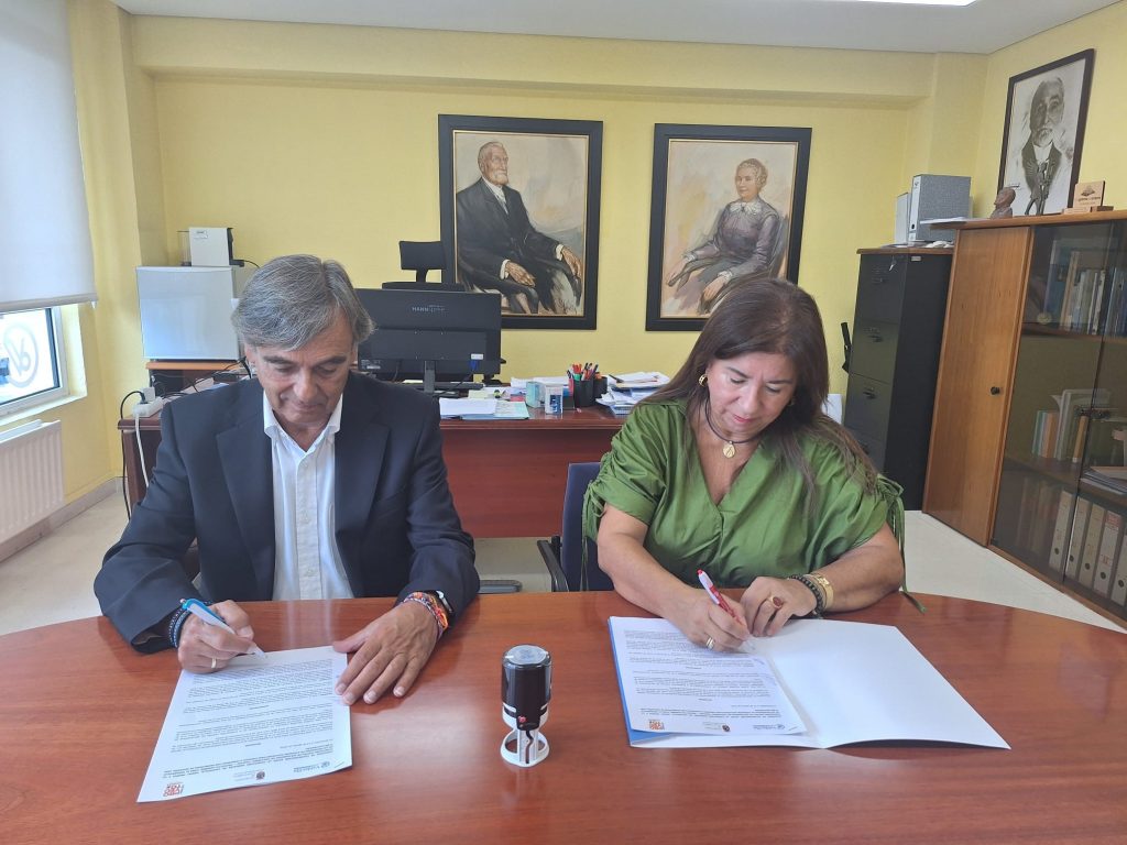 Firma convenio Valdecilla Proyecto Hombre