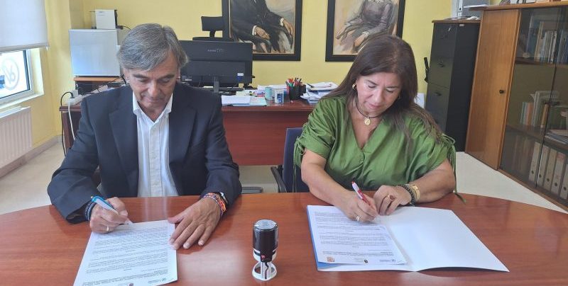 Firma convenio Valdecilla Proyecto Hombre