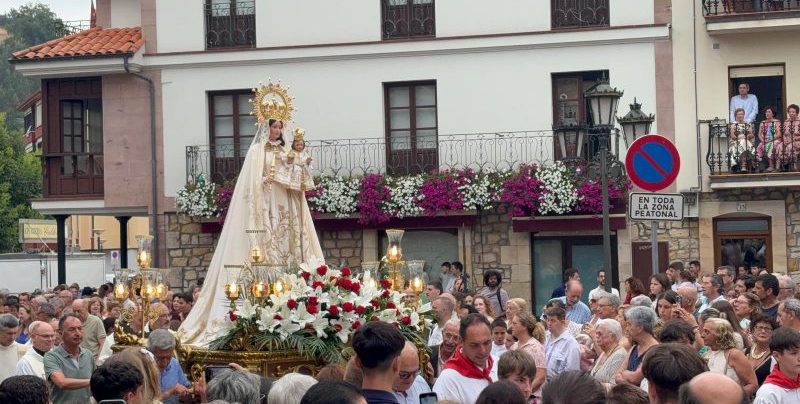 Procesión con la Virgen del Campo