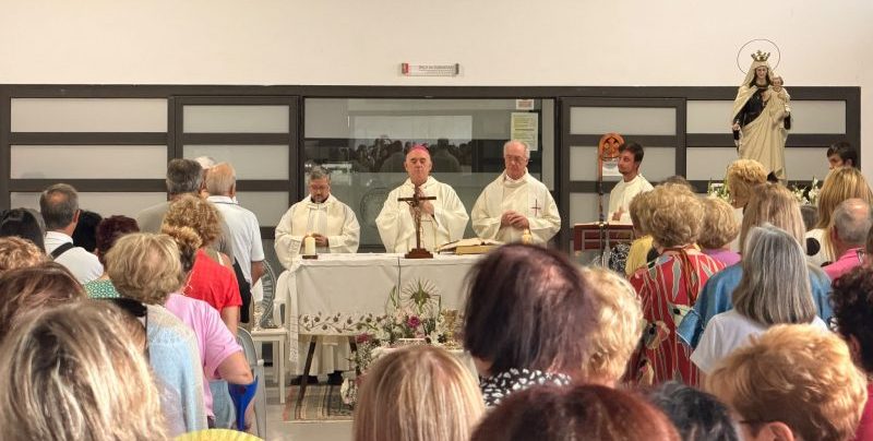 Misa del Carmen en la lonja de pescadores de Laredo