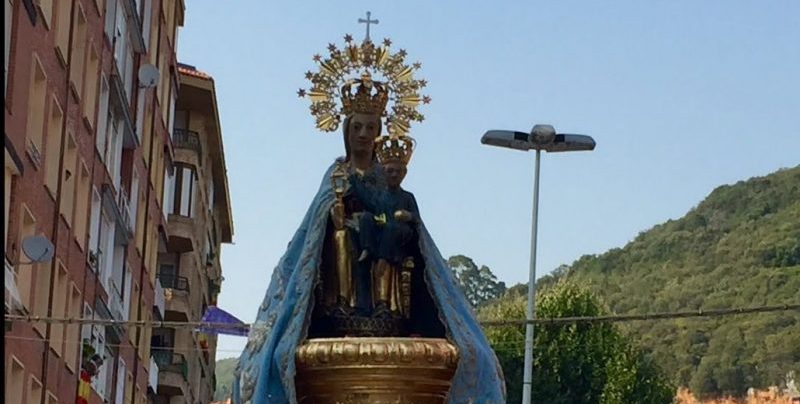 Procesión con la Virgen del Puerto