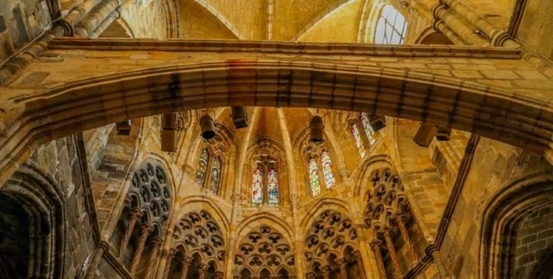 Interior parroquia Santa María de Castro Urdiales