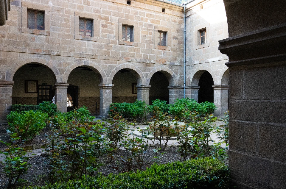 Claustro Santo Toribio de Liébana. Cantabria