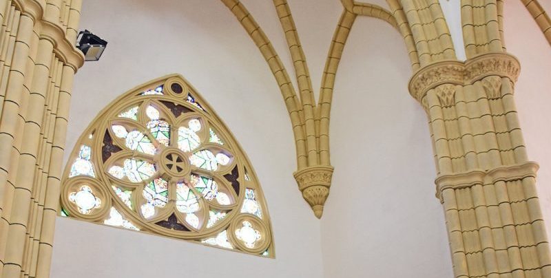 Interior iglesia de Cóbreces
